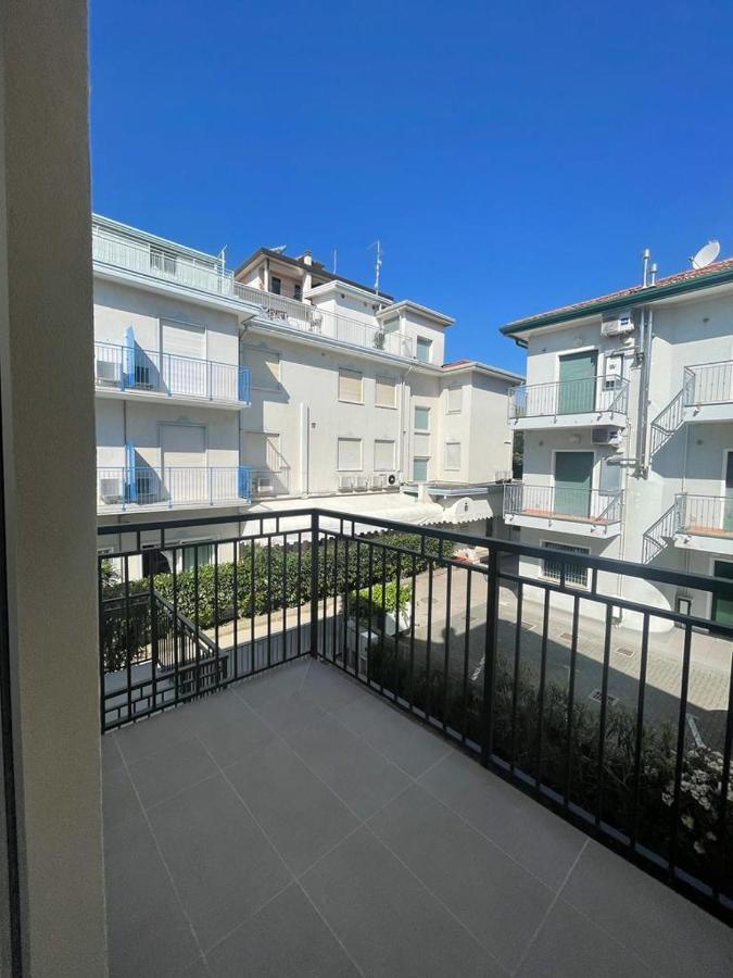 Villa Emma -Walterigato Apartments Solo Per Famiglie Lido di Jesolo Exterior foto
